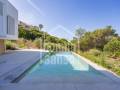 Chalet de diseño contemporáneo de nueva construcción en Cala Llonga, Mahón