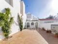 Auténtica casa menorquina con patio, terraza y garaje en Mahón, Menorca