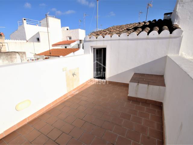 Terrace - Lovely terraced house in the old part of town and ready for immediate occupation in Ciudadela, Menorca