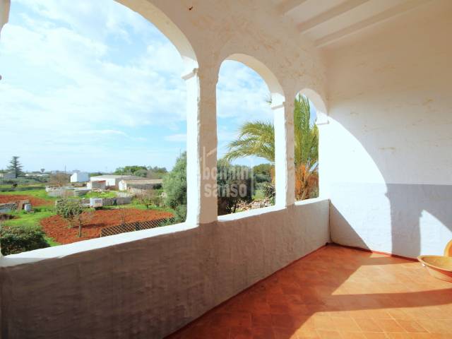Godetevi la pace e la tranquillità di questa bella finca rustica molto vicina a Ciutadella, Menorca.