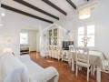Exclusiva. Bungalow con jardin privado en Calan Blanes, Ciutadella, Menorca