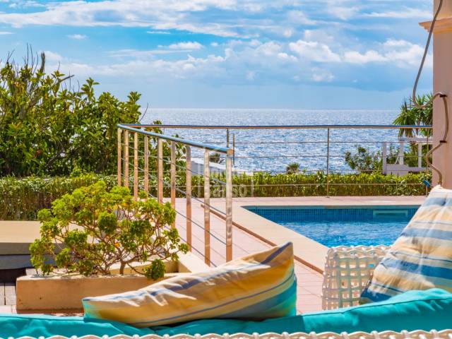 Villa élégante et paisible en bord de mer à Binidali, Minorque