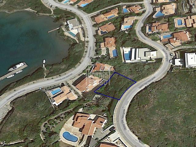 Solar con licencia para edificar en Cala Llonga, Menorca