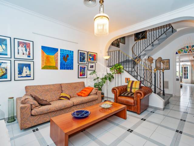 Extraordinaria casa de poble a Mercadal, Menorca.