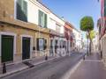 Planta baja con patio, reformada y modernizada, en Mahón. Menorca.