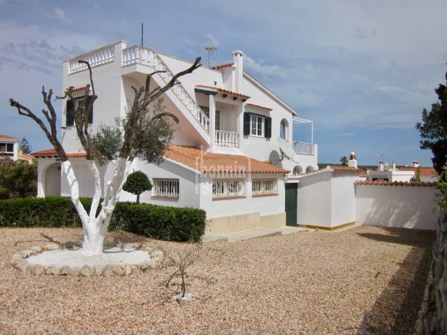 Encantadora villa en una ubicación privilegiada con impresionantes vistas y licencia turística. Santa Ana, Menorca