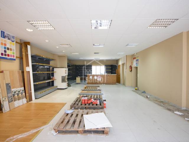 Großzügige Gewerbefläche in Maó, Menorca