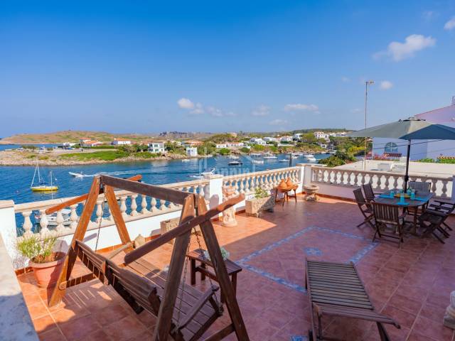 Penthouse en rez-de-chaussée avec vue sur mer et accès direct à l’eau – Un rêve devenu réalité. Minorque