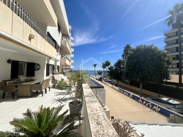 Apartament reformat amb precioses vistes al mar, a només 20 metres de la platja de Cala Millor