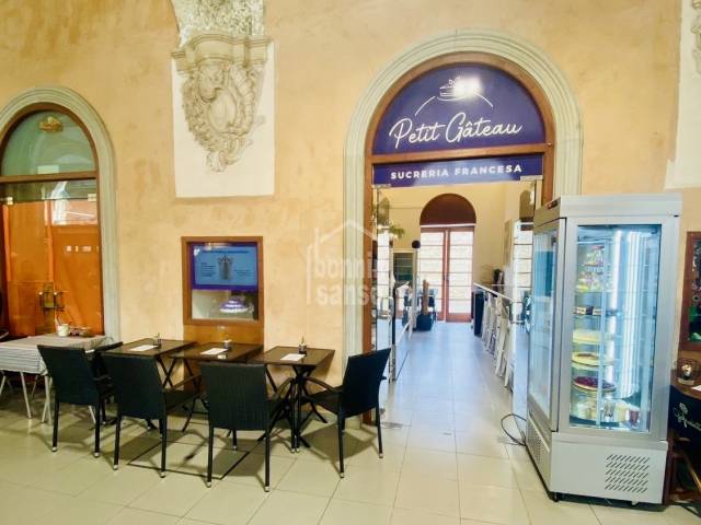 Business/Commercial Premises in Mahon Centro