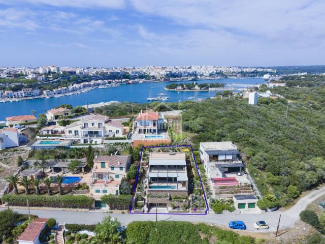 Spektakuläre Villa mit Blick auf Puerto de Mahón, Menorca