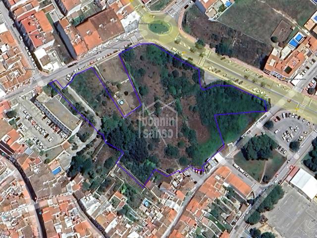 Parcel of land suitable for the development of up to 144 residential units. Alayor. Menorca
