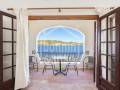 Espectacular apartamento en primera línea de mar , Playas de Fornells, Menorca.