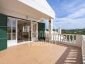 Chalet con piscina y vistas al mar en Cala Llonga, Menorca