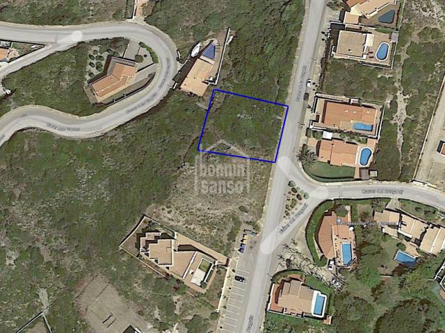 Plot with project and planning permission in Cala Llonga, Menorca