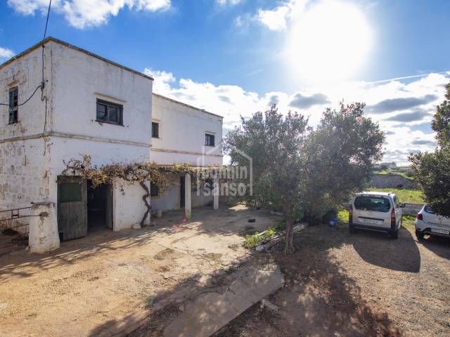 Terrenos con antigua casa de campo tradicional en la ampliación del polígono industrial, Ciutadella, Menorca