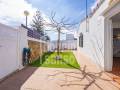 Exclusiva. Bungalow con jardin privado en Calan Blanes, Ciutadella, Menorca
