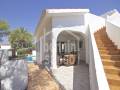 Charmante villa rénovée avec de grandes terrasses autour de la piscine, Torre Soli Nou, Menorca