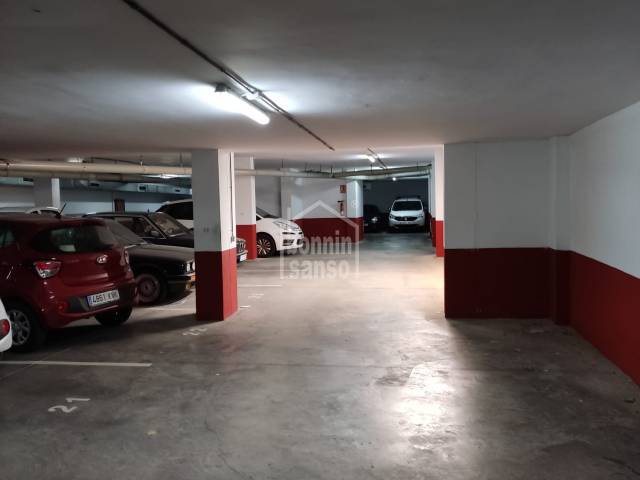 Parking space on Pintor Calbo street, Mahon
