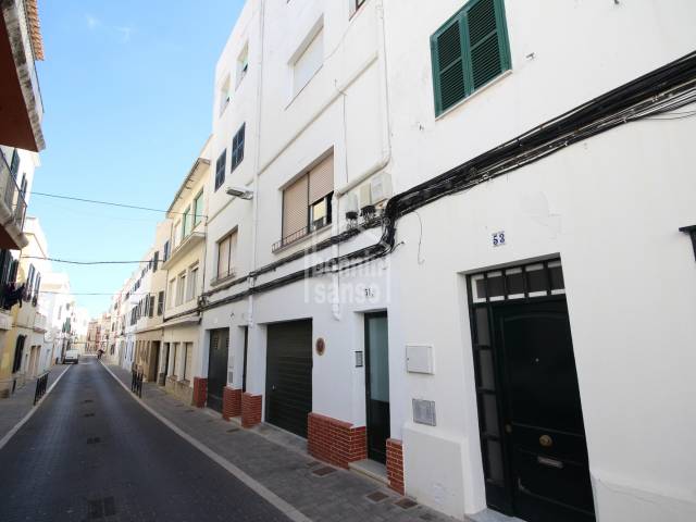 Céntrico piso de dos dormitorios en Mahón, Menorca.