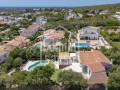 Villa excepcional orientada al sur con vistas al mar en Punta Prima, Menorca
