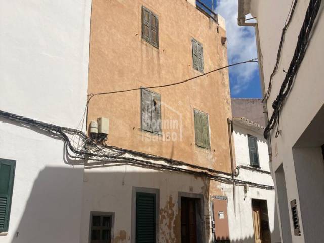 Casa entera para rehabilitar en Alayor, Menorca
