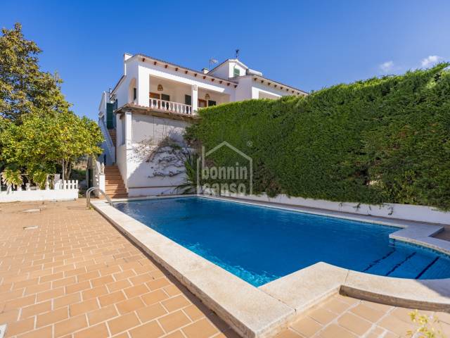 IN ESCLUSIVA. Chalet con licenza turistica a Cala Galdana, Ferrerías, Minorca