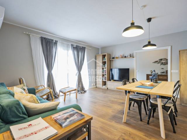 Appartement au deuxième étage entièrement rénové à Ciutadella, Minorque.