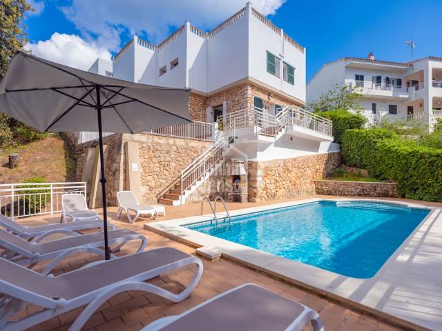 Xalet amb llicència turística i accés directe a la platja a Cala Galdana, Menorca