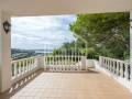 Chalet con piscina y vistas al mar en Cala Llonga, Menorca