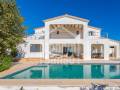 Elegante, nach Süden ausgerichtete Villa mit Meerblick in Binibèca, Menorca