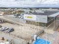 Multiservice-Vorzeigegebäude im Industriegebiet von Mahón, Menorca.