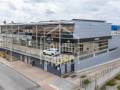 Multiservice-Vorzeigegebäude im Industriegebiet von Mahón, Menorca.