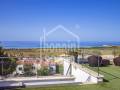 Moderna villa con licencia turistica y vistas panormicas sobre la playa de Son Bou. Menorca.