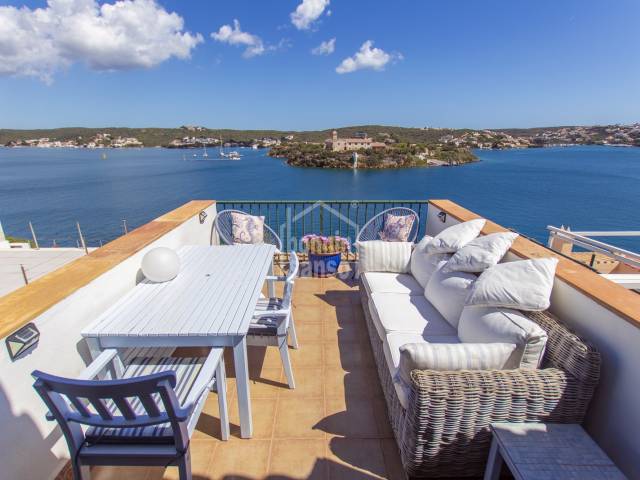 Exclusive apartment on the frontline of the Port of Mahón in Menorca.