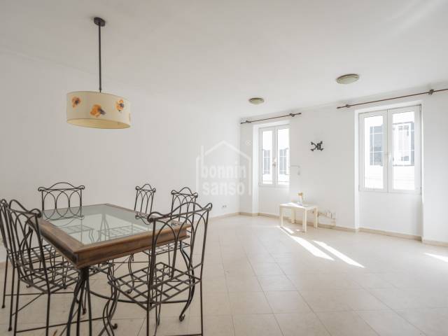 Casa sencera amb garatge al centre de Maó, Menorca.