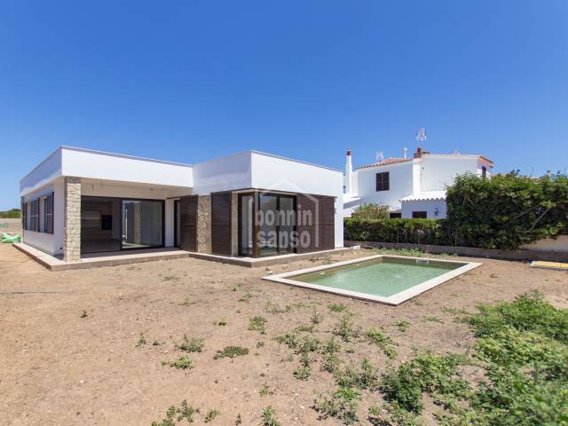 Promotion of two detached villas in Punta Grossa, Menorca.
