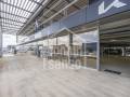 Multiservice-Vorzeigegebäude im Industriegebiet von Mahón, Menorca.