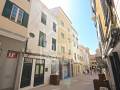 Magnifico edificio comercial situado en el corazón comercial de Mahón, Menorca