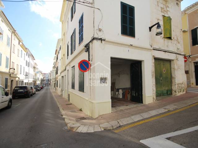 Garaje en la zona de Isabel II en Mahón, Menorca