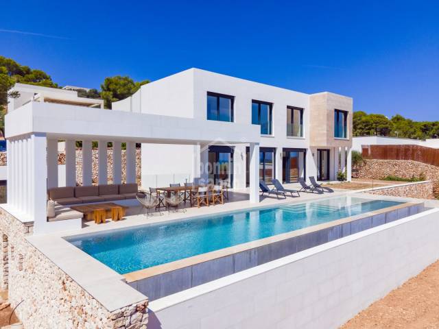 Impresionante chalet de obra nueva en Coves Noves, Menorca