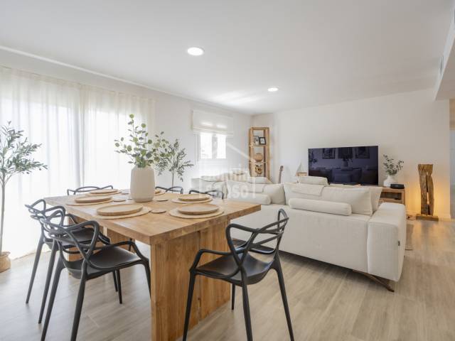 Exquisite First-Floor Apartment in Immaculate Condition, Mahon, Menorca
