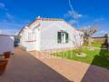 Exclusiva. Bungalow con jardin privado en Calan Blanes, Ciutadella, Menorca