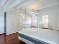Casa en venta con patio, terraza y múltiples posibilidades, Mahón, Menorca