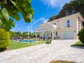 Invierte en Calidad de Vida y Rentabilidad: Villa con Licencia Turística en Son Parc, Menorca