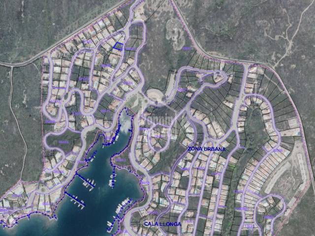 Plot of land in the urbanization of Cala Llonga, Menorca.