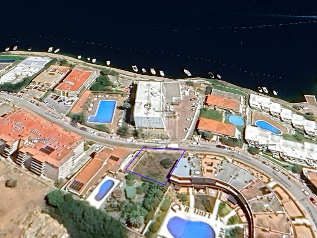Parcela en segunda linea con proyecto y vistas al Puerto de Mahon Es Castell.  Menorca
