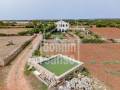 Profitez de la paix et de la tranquillité de la campagne dans cette belle maison de campagne située à proximité de Ciutadella, Minorque