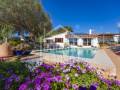 Elegant chalet amb jardí mediterrani i entorn tranquil a Binixica, Menorca