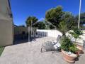 Moderna casa esquinera con gran terrasa en Cala Millor, Mallorca